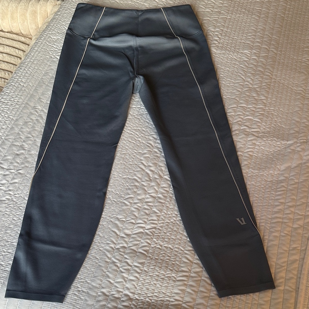 Vuori Black Leggings with Contrast Stitching